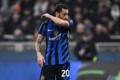 Fantacalcio, Calhanoglu gioca contro il Verona? Inzaghi ha 3 opzioni per sostituirlo