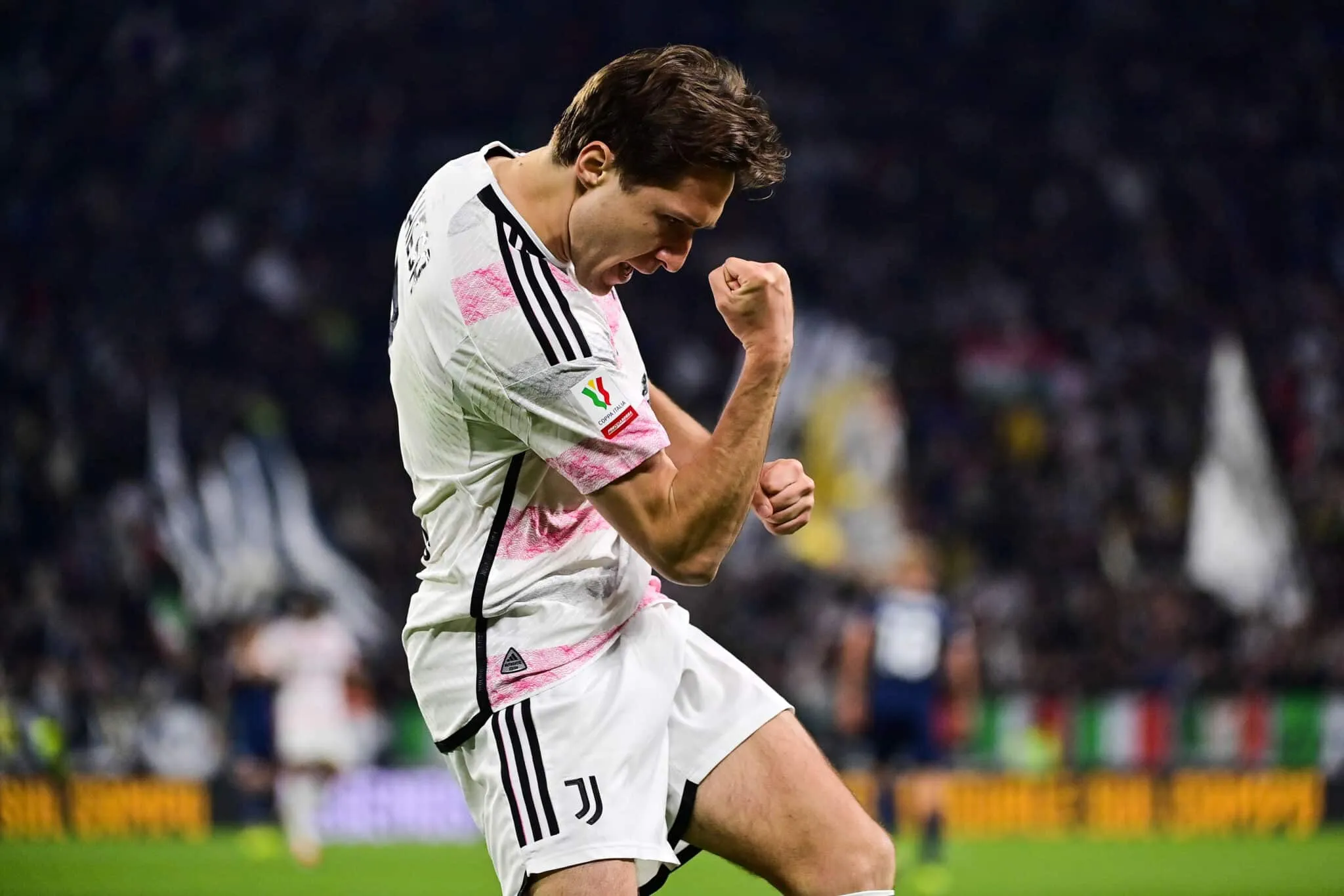 Juventus, Chiesa segna solo se…il dato curioso che può portare Allegri in Champions: c’entra il compagno!