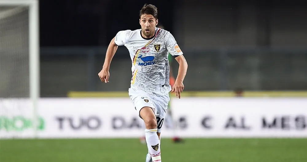 Lecce-Ascoli, attimi di paura per Scavone: il giocatore è fuori pericolo