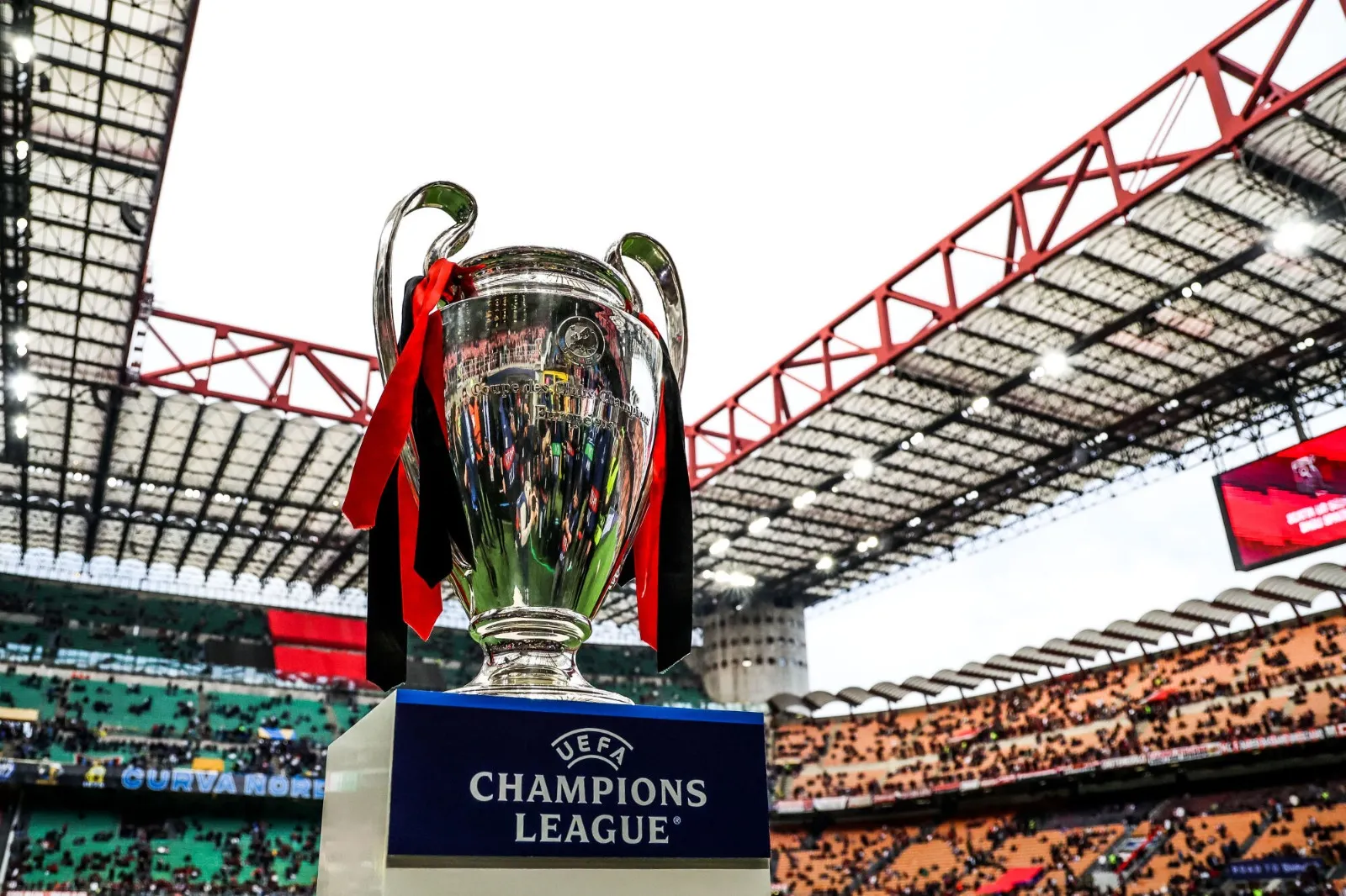 Perché l’Uefa potrebbe escludere il Milan dalla prossima Champions League