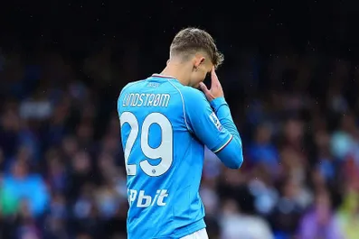 Napoli, emergenza attacco col Monza: ora Lindstrom ha una chance! Schierarlo al fantacalcio o lasciarlo fuori?