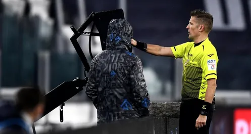 Gli arbitri dei mondiali di Qatar 2022: Orsato unico fischietto italiano