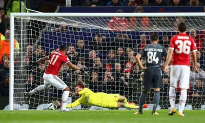 Champions League, Mile Svilar sotto i riflettori: due record in una sera