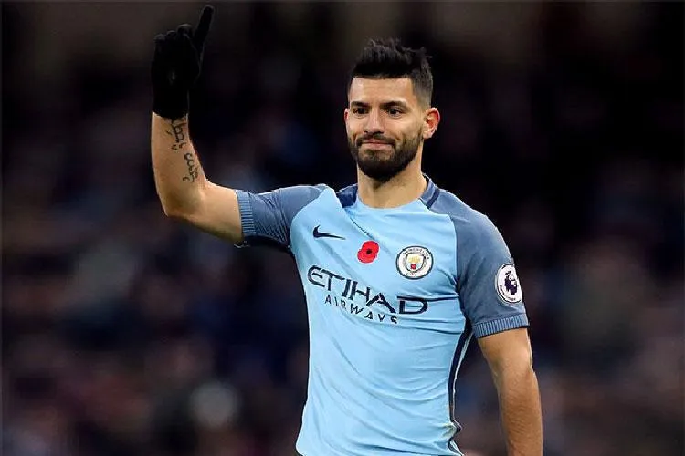 Manchester City, incidente per Aguero: costole rotte e due mesi di stop