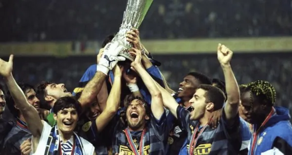festeggiamenti Inter Coppa Uefa 1997-1998