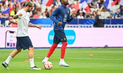 Calciomercato, colpo di scena Thuram: le principali trattative e le ufficialità di oggi