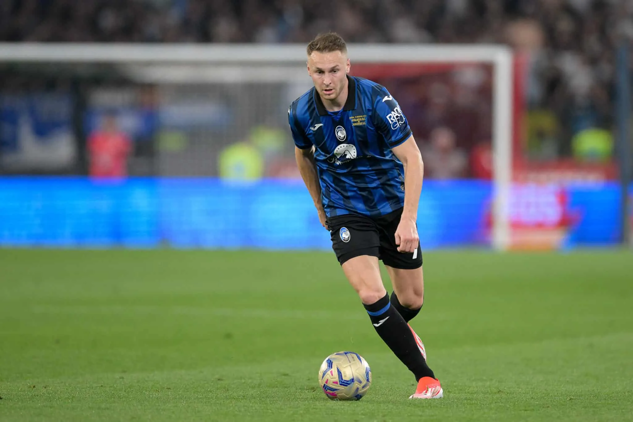 Calciomercato Juventus, Giuntoli si espone su Koopmeiners: ma c’è da battere la concorrenza di una big inglese