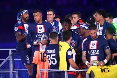 Clamoroso PSG: “Rinnova o via subito!”. È rottura col fuoriclasse