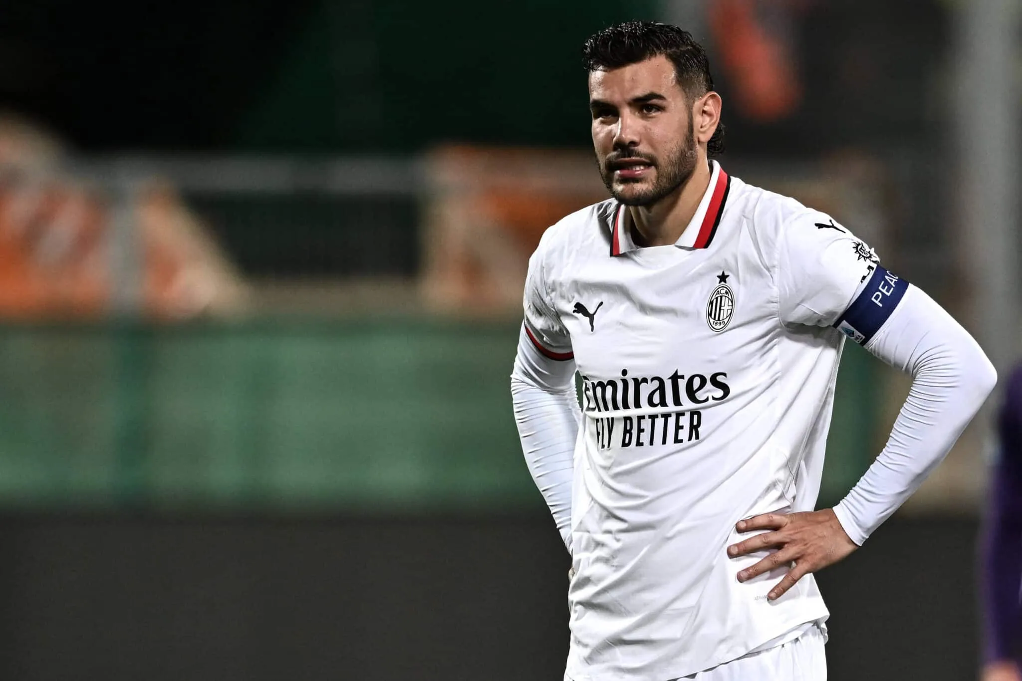 Perché è stato espulso Theo Hernandez: il caso dopo il fischio finale di Fiorentina-Milan