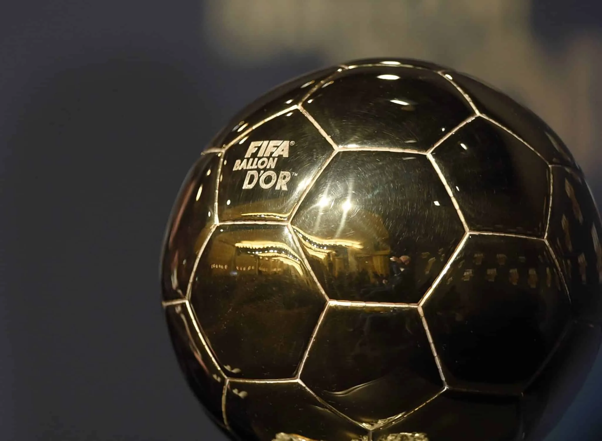 Pallone d&rsquo;oro 2024, via alla cerimonia: quando e dove si assegna e come vederlo in tv e streaming