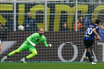 Serie A, i calciatori che hanno segnato più rigori in una singola stagione: Calhanoglu a caccia del primato