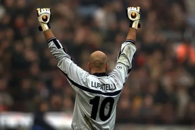 Serie A, Lukaku prende il 90: dal 69 di Meggiorini al 10 di Lupatelli, i numeri di maglia più curiosi della storia