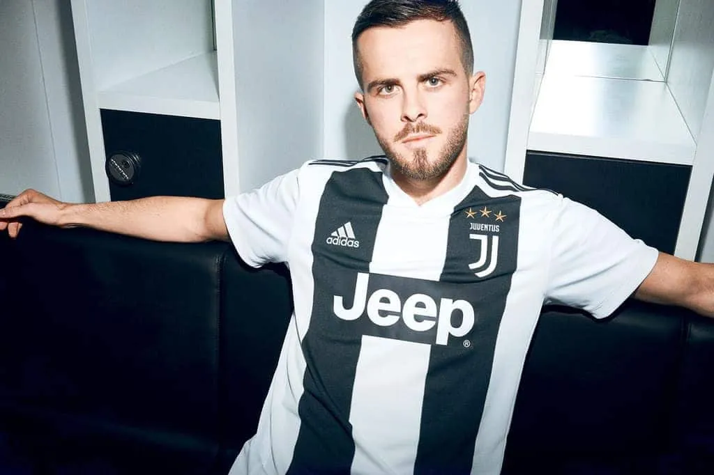 Serie A, svelata la nuova maglia della Juventus per la stagione 2018/2019