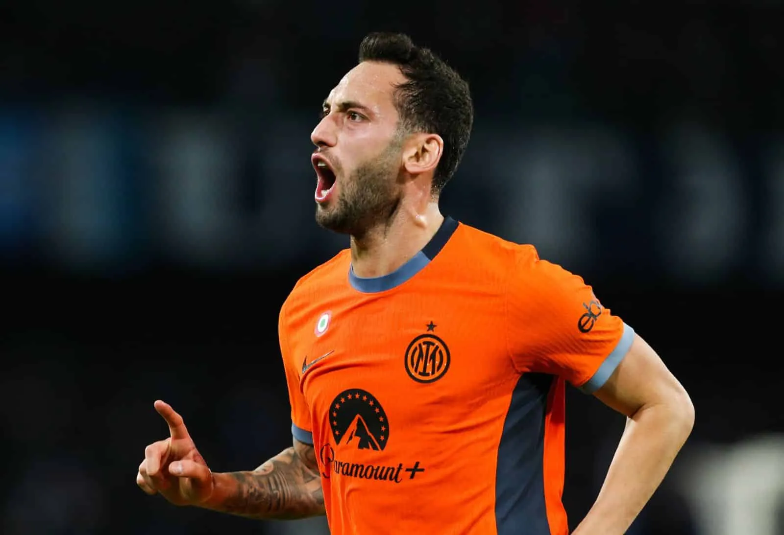 Inter, Calhanoglu è il “falso mediano”: padrone del centrocampo e fabbrica di bonus al fantacalcio, i numeri del turco