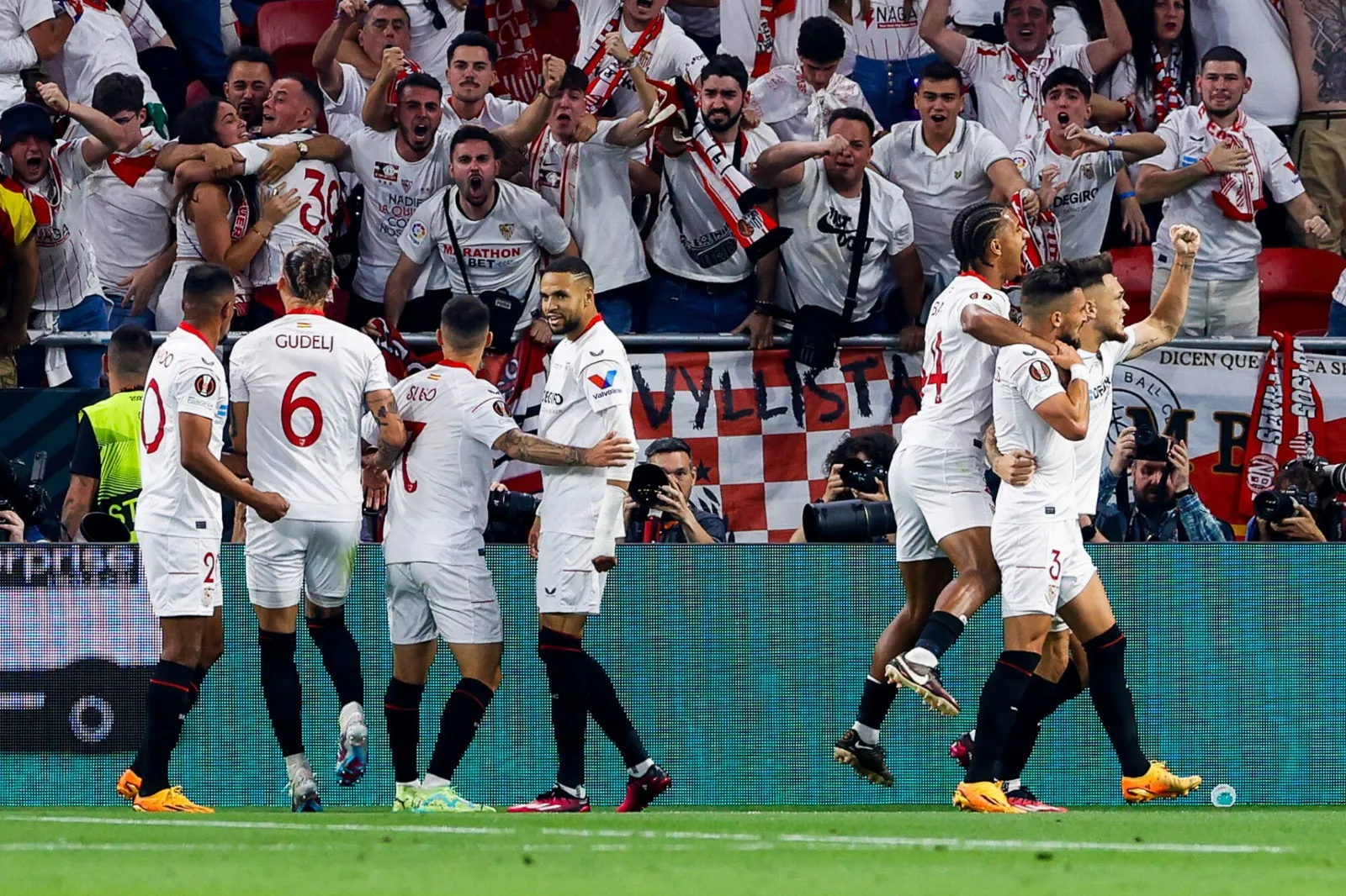 Europa League, Siviglia-Roma 1-1 (5-2 d.c.r): la freddezza dal dischetto, regala la settima Europa League agli spagnoli