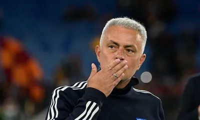 Calciomercato Roma, in arrivo il bomber richiesto da Mou: Abraham può essere la chiave