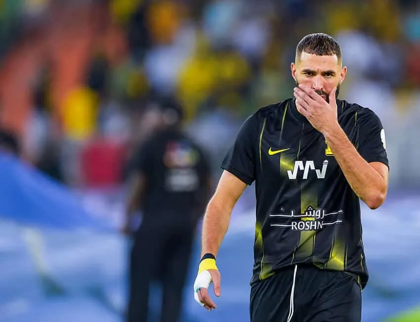 Champions asiatica, clamoroso in Iran! Benzema & Co: &ldquo;non giochiamo!&rdquo;. Presenza sgradita a bordo campo