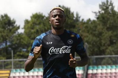 Calciomercato, il PSG scarica Osimhen? Stallo Lukaku, guai per Conte: la situazione