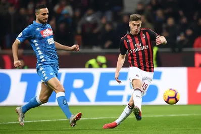 Milan-Napoli 2-0: un Piatek da sogno porta i rossoneri in semifinale