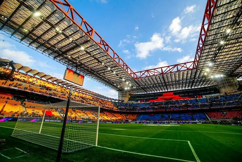 Milan – Inter, le formazioni ufficiali: le decisioni su Leao e Calhanoglu