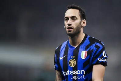 Fantacalcio, il caso ultras allarma Calhanoglu: può arrivare la squalifica! Cosa filtra da Appiano