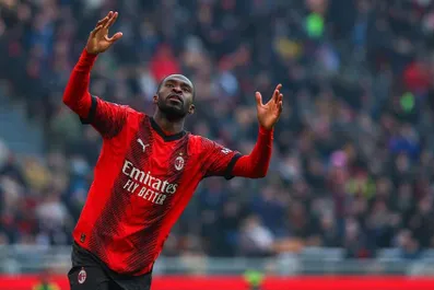Milan, altro dramma infortuni: lesione tendinea per Tomori, i tempi di recupero