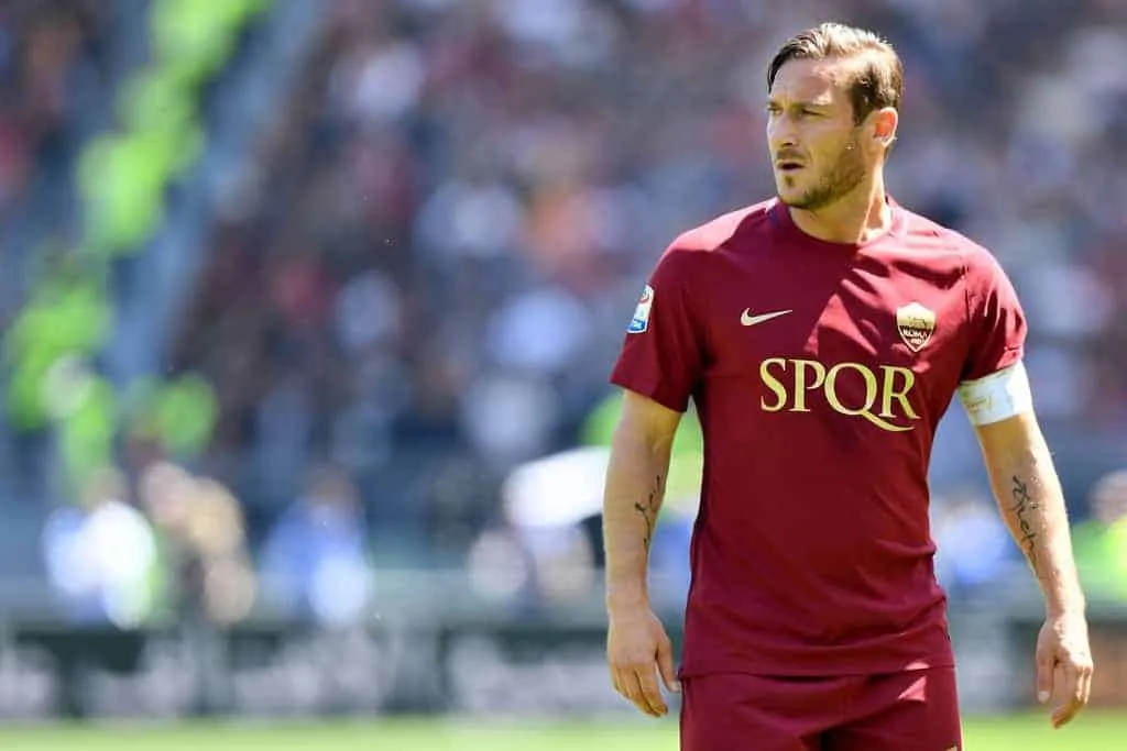 Roma, che amore per Totti: Olimpico sold-out per l'ultima del capitano