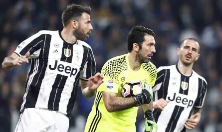 Perché sempre più squadre giocano con la difesa a 3?