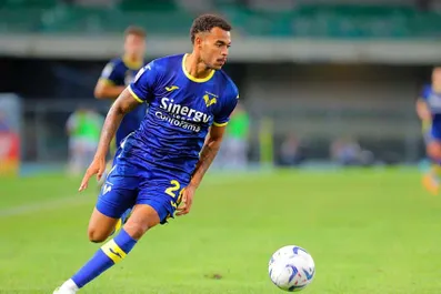 Calciomercato Verona, Ngonge promesso sposo del Napoli: i nomi per sostituirlo, anche un ex Milan