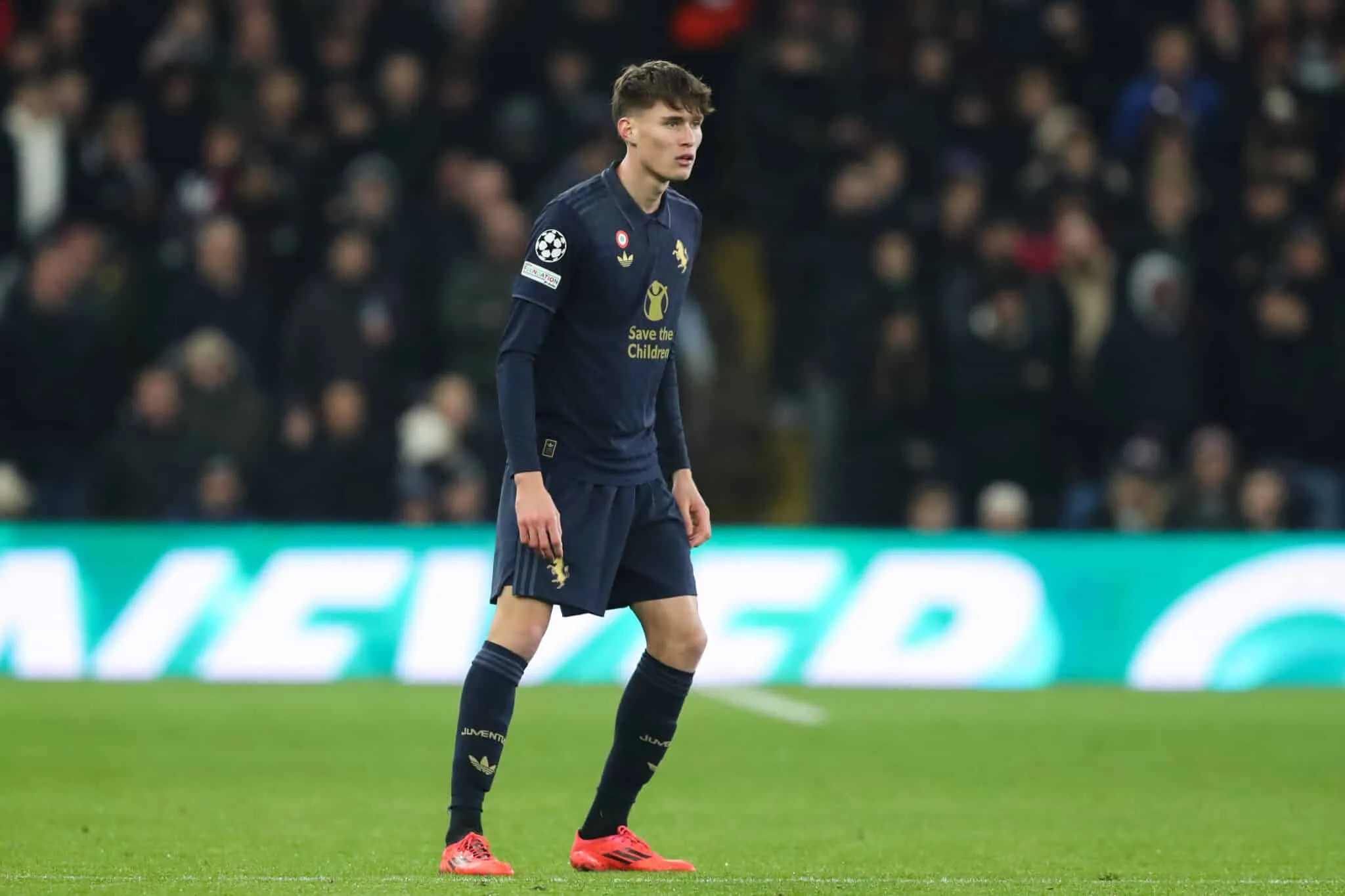 Fantacalcio, la difesa della Juventus perde i pezzi: infortunio Savona, e ora chi gioca? Le opzioni di Motta e cosa fare con Di Gregorio