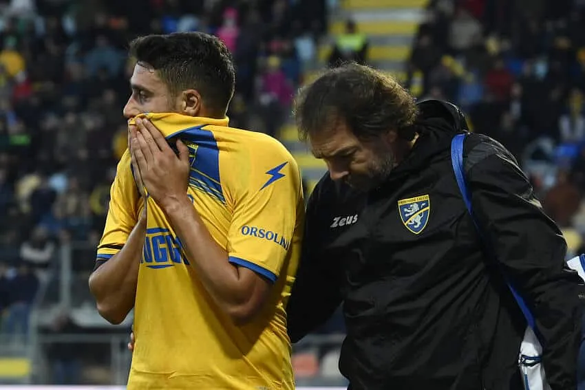 Frosinone, terribile notizia per Marchizza: le ultime sull&rsquo;infortunio e i tempi di recupero per il fantacalcio