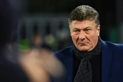 Calciomercato Napoli, il nuovo obiettivo a centrocampo gioca in Serie A: si tratta con la Fiorentina