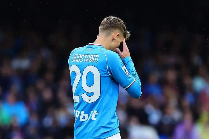 Napoli, emergenza attacco col Monza: ora Lindstrom ha una chance! Schierarlo al fantacalcio o lasciarlo fuori?