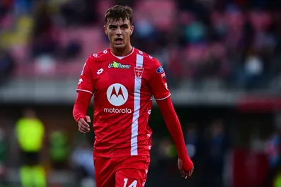 Calciomercato Inter, pronto lo sgarbo al Milan: un figlio d’arte rossonero nel mirino