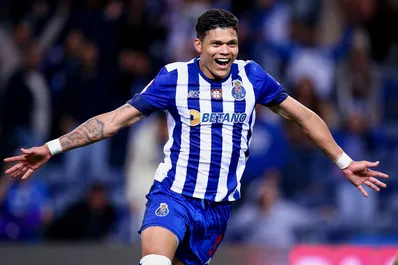 ESCLUSIVA | Calciomercato Roma, via Abraham: offerti 30 milioni per il bomber del Porto pupillo di Mou