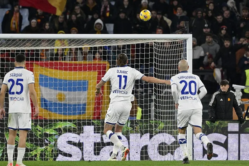 Verona, la maledizione del rigore: dopo Henry fallisce anche Djuric! La classifica degli errori dal dischetto