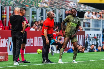 Infortunio Leao, l’esito degli esami: quando rientra l’attaccante del Milan