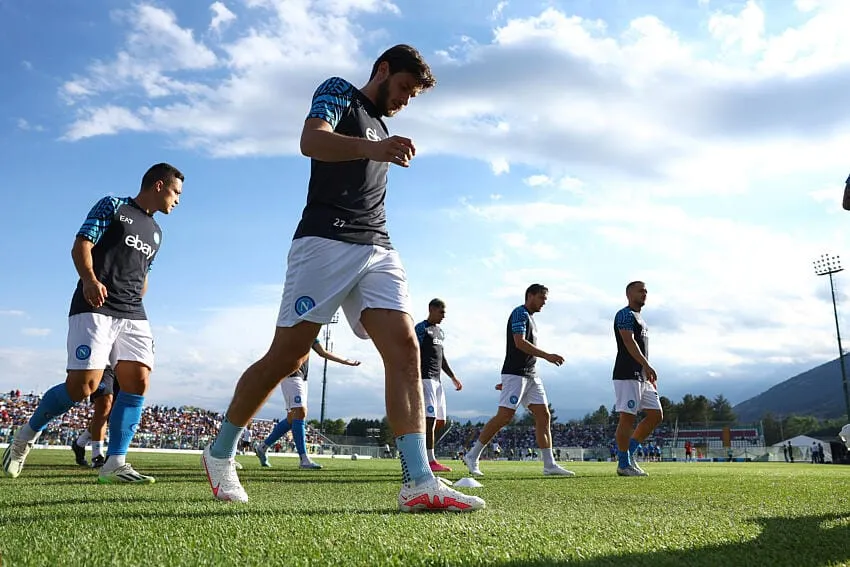 Napoli, infortunio Kvaratskhelia: quando rientra e quante partite salta