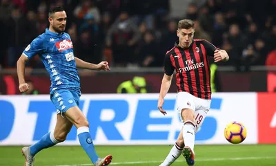 Milan-Napoli 2-0: un Piatek da sogno porta i rossoneri in semifinale