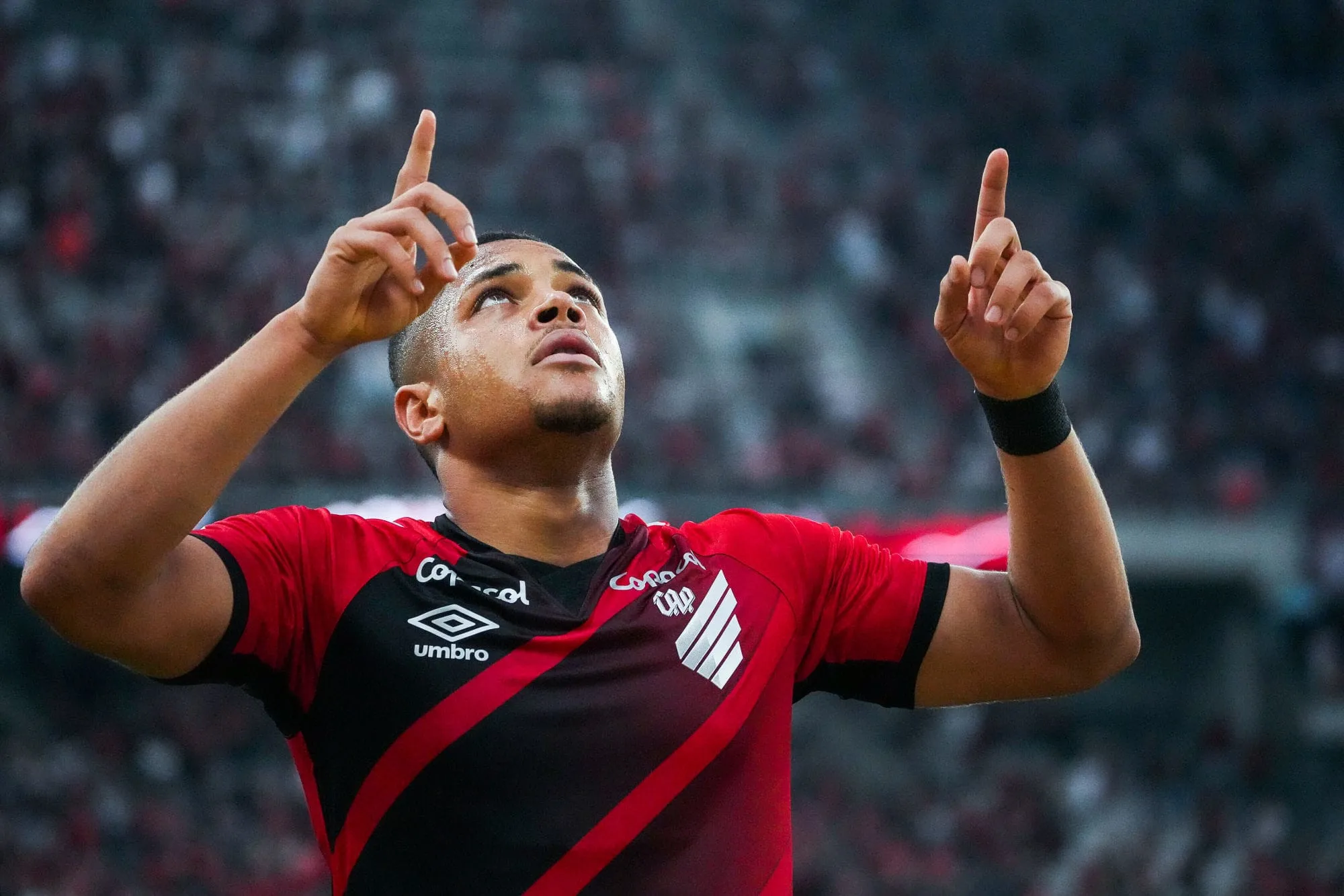 Calciomercato, Vitor Roque baby prodigio carioca: chi è l’attaccante del Brasileirão che ha stregato la Juventus