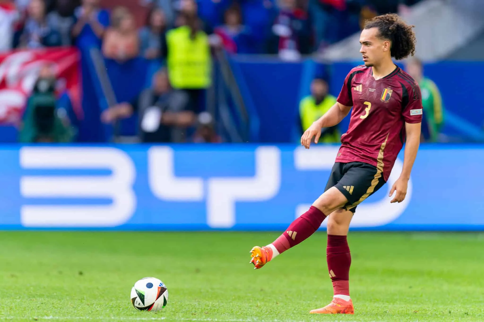 Calciomercato Roma, ultimo sforzo in difesa: l&rsquo;obiettivo &egrave; un ex Serie A titolare ad Euro2024