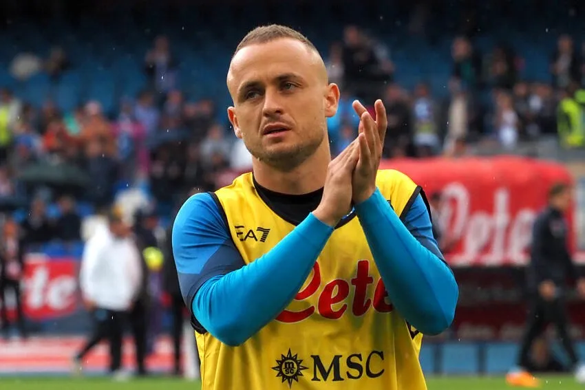 Calciomercato, il punto sul Napoli: sostituto di Kim e vice-Lobotka le priorit&agrave;