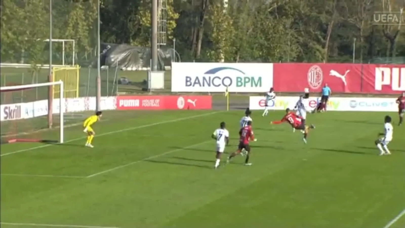 Milan, chi è Camarda: il baby bomber da 500 reti che segna in rovesciata al PSG