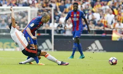 UEFA, i 20 giocatori più titolati d'Europa: Dani Alves in prima posizione