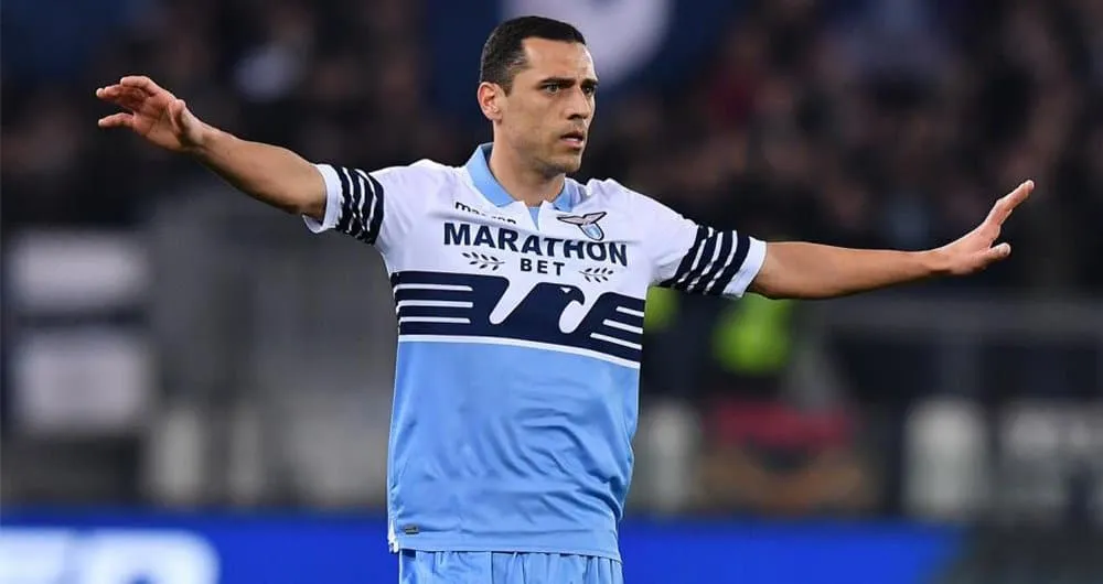 Calciomercato Lazio, cambi sulla fascia: la situazione di Romulo e Durmisi