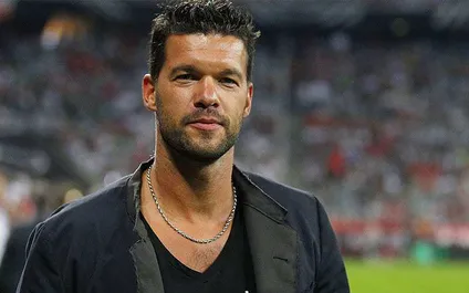 Italia-Svezia, Ballack ironizza su Twitter: "Pregate per l'Italia"