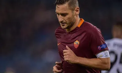 Roma, infortunio Totti: rischio frattura all’alluce