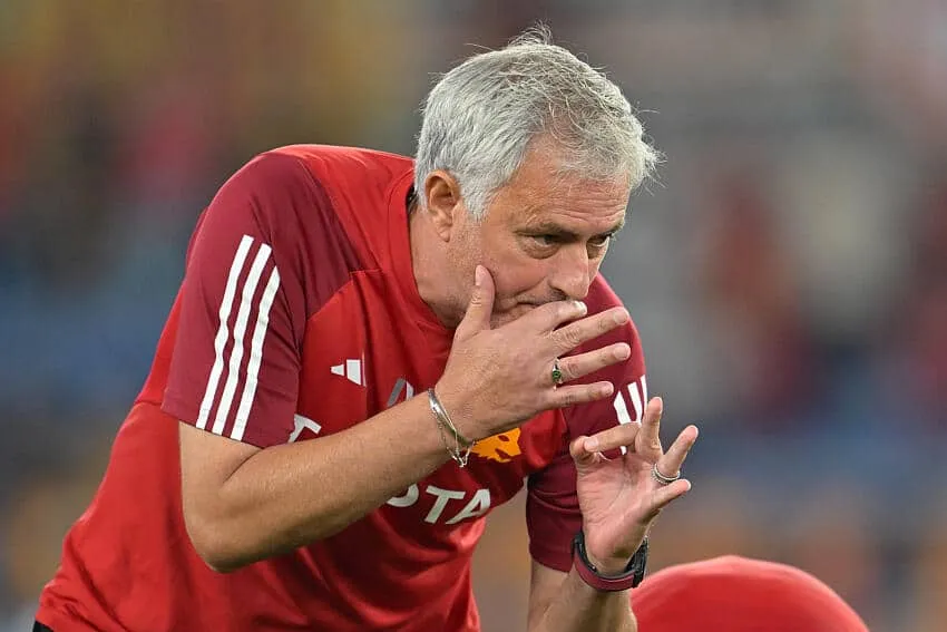 Calciomercato Roma, attaccante vicecampione d’Europa fuori rosa: Mourinho lo vuole a gennaio