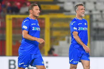 Cos’è e quando si gioca il “Mondiale delle leggende”: squadre partecipanti e campioni annunciati