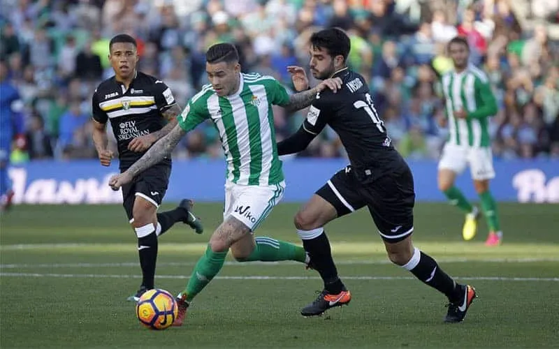 Calciomercato, alla scoperta di Sanabria: il giovane talento pronto a sostituire Piatek